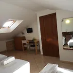 Isola Bed & Breakfast