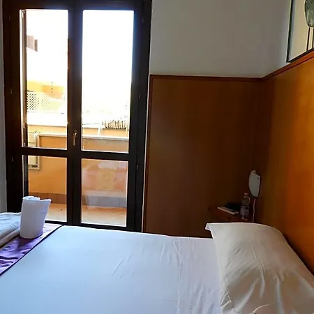 Isola Bed and Breakfast Φιουμιτσίνο